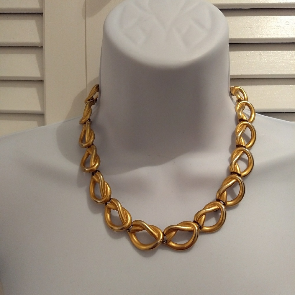 Gorgeous, gold 18' chain necklace